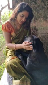 Sukrutha Wagle Instagram - My kind of complete Dasara 🤗 With so much love around me 😍 . . #sukrutha #sukruthawagle #petlove