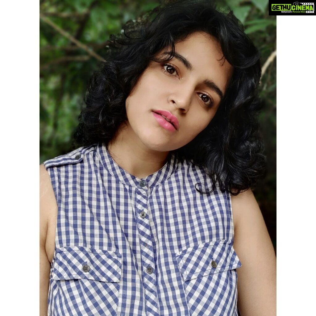 Sukrutha Wagle Instagram - What is your one best quality ? Comment below ✨ . . #sukrutha #sukruthawagle #sukrathawagle #sukrutawagle #sukrutha_wagle #sukruta #sukrata #actressSukrutha #southactress #suku Udupi, Karanatak