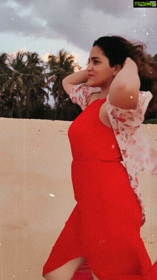 Sukrutha Wagle Instagram - Some breezy moments 🌊 Mattu Beach