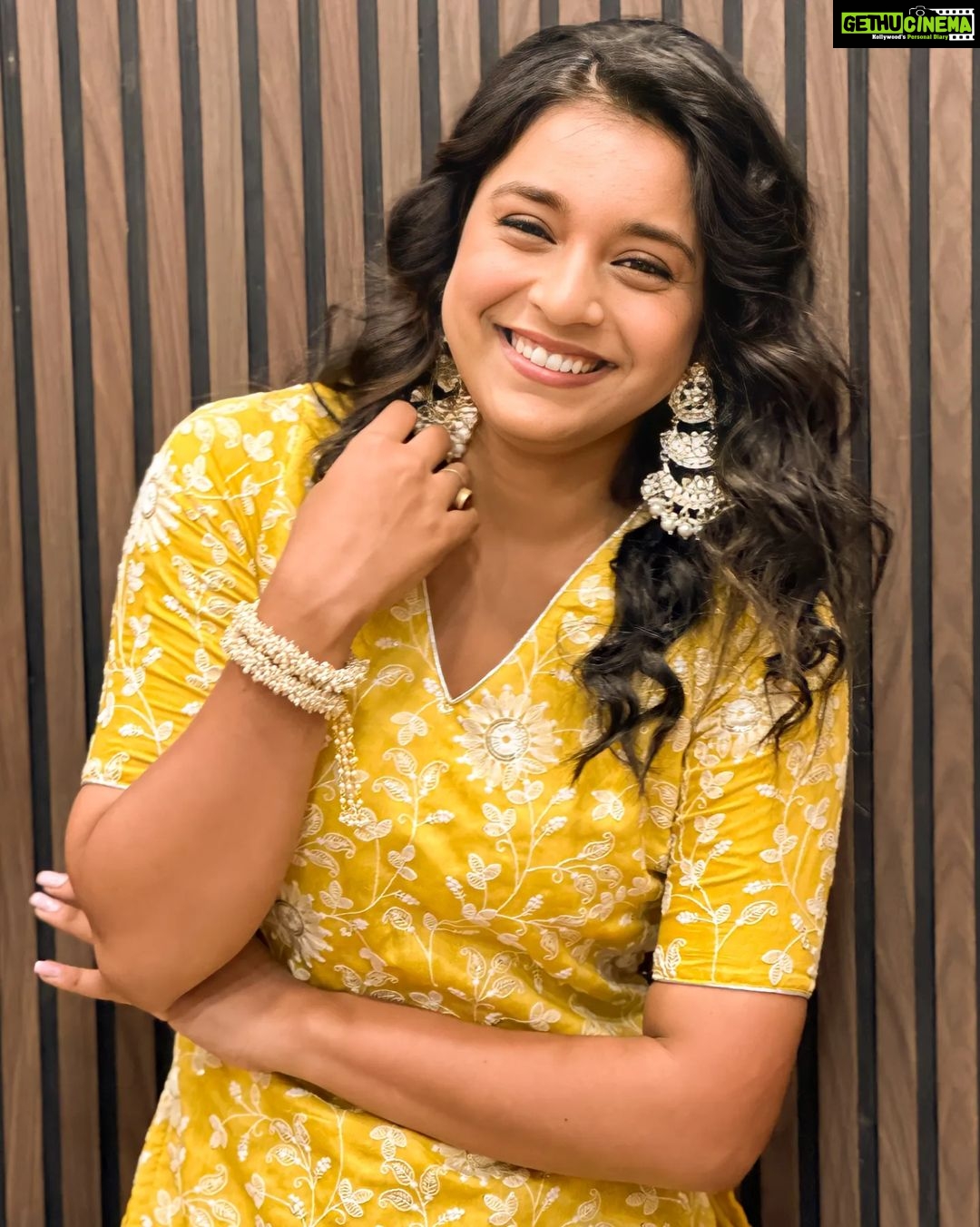 Sumbul Touqeer Khan Instagram - Sunshine ✨️