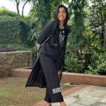 Sumbul Touqeer Khan Instagram - 🖤 . . Wearing - @ambraee_ 🤍