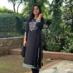 Sumbul Touqeer Khan Instagram - 🖤 . . Wearing - @ambraee_ 🤍