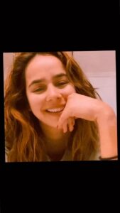 Sunanda Sharma Instagram - Ahmad Faraz Ji🙌🏻🌸
P.s:- Ab yeh mat soch lena ki shayad mera dil toota hai😜
Khair se ab toh Dil lagna shuru huya hai ❤️🤭
.
.
#sunandasharma #shayari