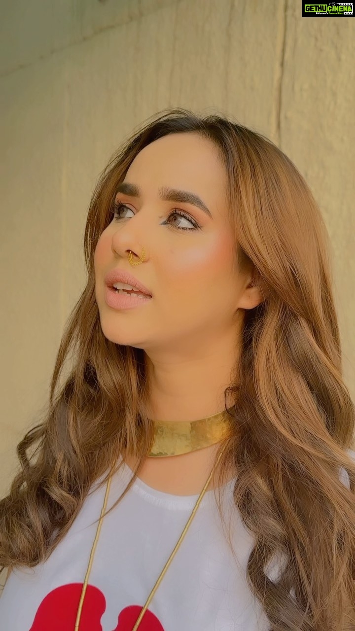 Sunanda Sharma Instagram - FEEL LOVE EMOTION 🫶🏼 🕊️ 🕊️ wearing my fav brand @ybq.designstudios 🌹 . . #udhdiphiran🕊️