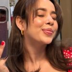 Sunanda Sharma Instagram - Kahin chali jau toh log aise ghoorte hain, Jaise kabhi CHAAND 🌙 nahi dekha🤷🏻‍♀️🧿🙈