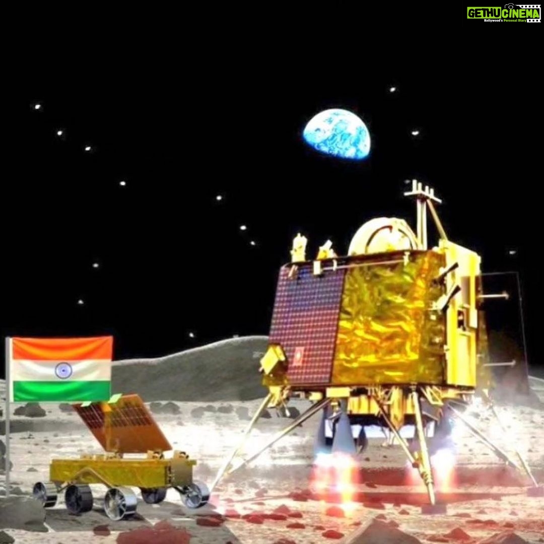 Sunil Grover Instagram - Hello moon! We are India! And we are here. Nice to meet you mama Ji, humare Chanda mama ji. 🇮🇳 Jai Hind ! Salute to ISRO heros!