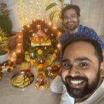 Sunny Hinduja Instagram - गणपती बाप्पा मोरया, पुढच्या वर्षी लवकर या #ganpatibappamorya #see #you #soon Mumbai, Maharashtra