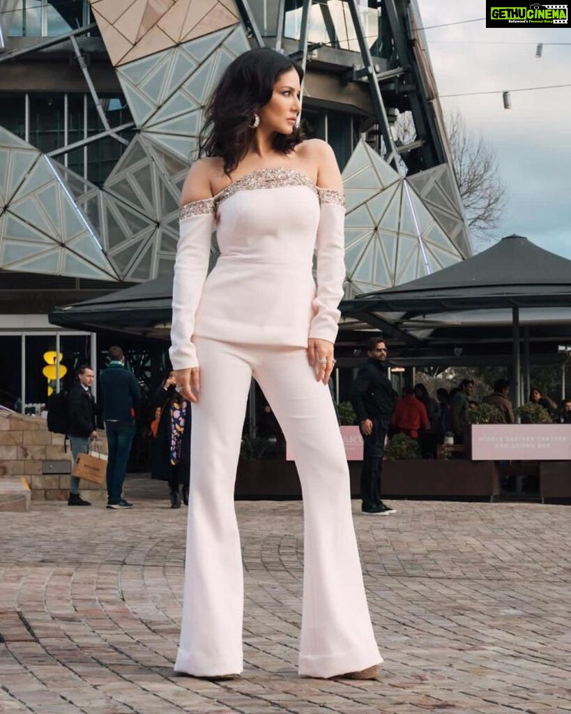 Sunny Leone Instagram - Melbourne masterclass at @iffmelbourne Outfit: @safiyaa_official Jewels: @karishma.joolry @dripproject.co Styled by: @spacemuffin27 Styling team: @harshitasamdariya @abhimanyudessai @aashjain_ Styling Intern: @nishthaaagarwal Hair/make up & photography by @tomasmoucka
