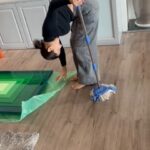 Sunny Leone Instagram - Family cleaning time!! . . #SunnyLeone #familytime #sunday Mumbai, Maharashtra