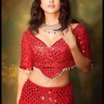 Sunny Leone Instagram – ❤️ 
.
.
.
.
#SunnyLeone #indianbride #indianweddingdress #reelsinstagram #reelitfeelit #whatthumka #fashion #ootd

By @archanakochharofficial ❤️

Styled by @hitendrakapopara