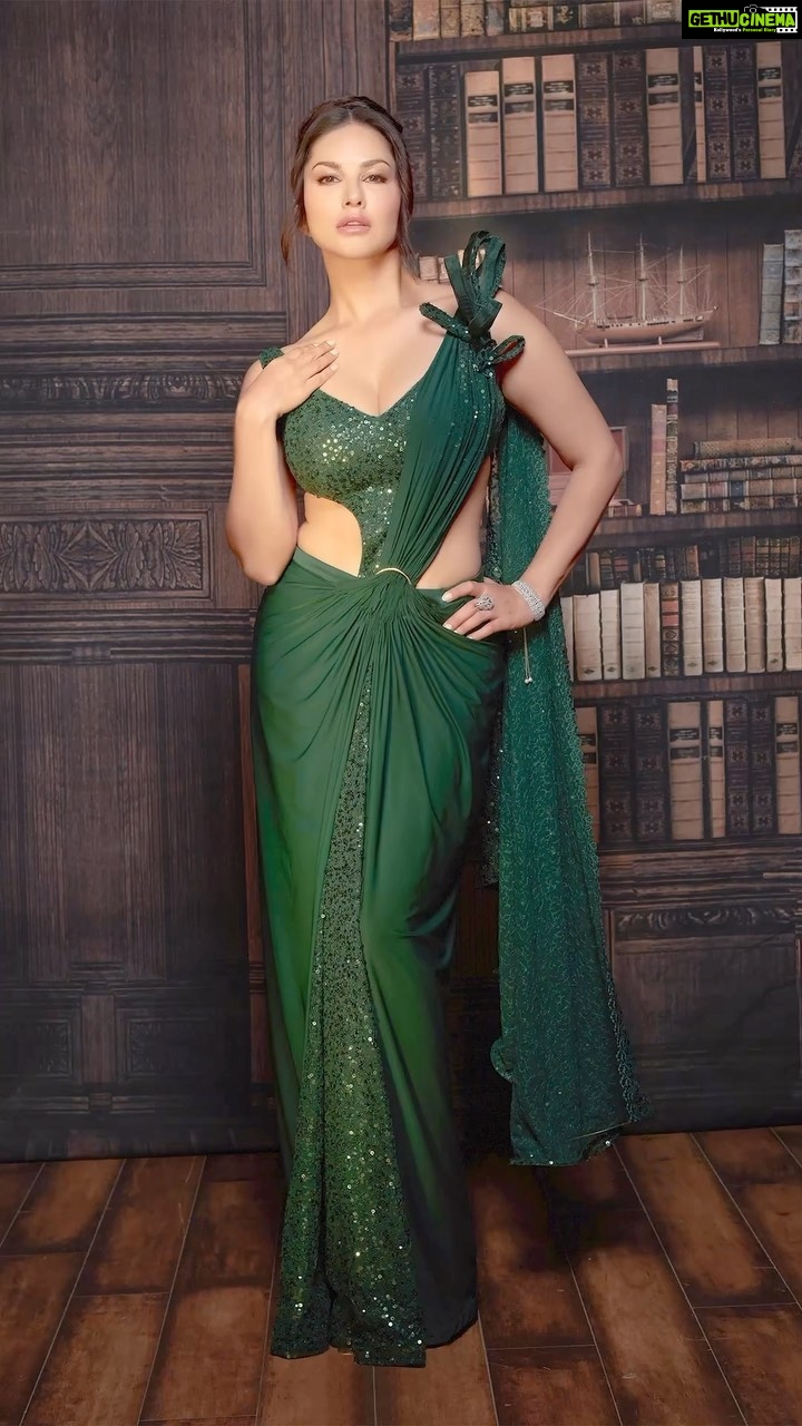 Sunny Leone Instagram - 💚 . . . #SunnyLeone #saree #indian #reelsinstagram #fashion #ootd