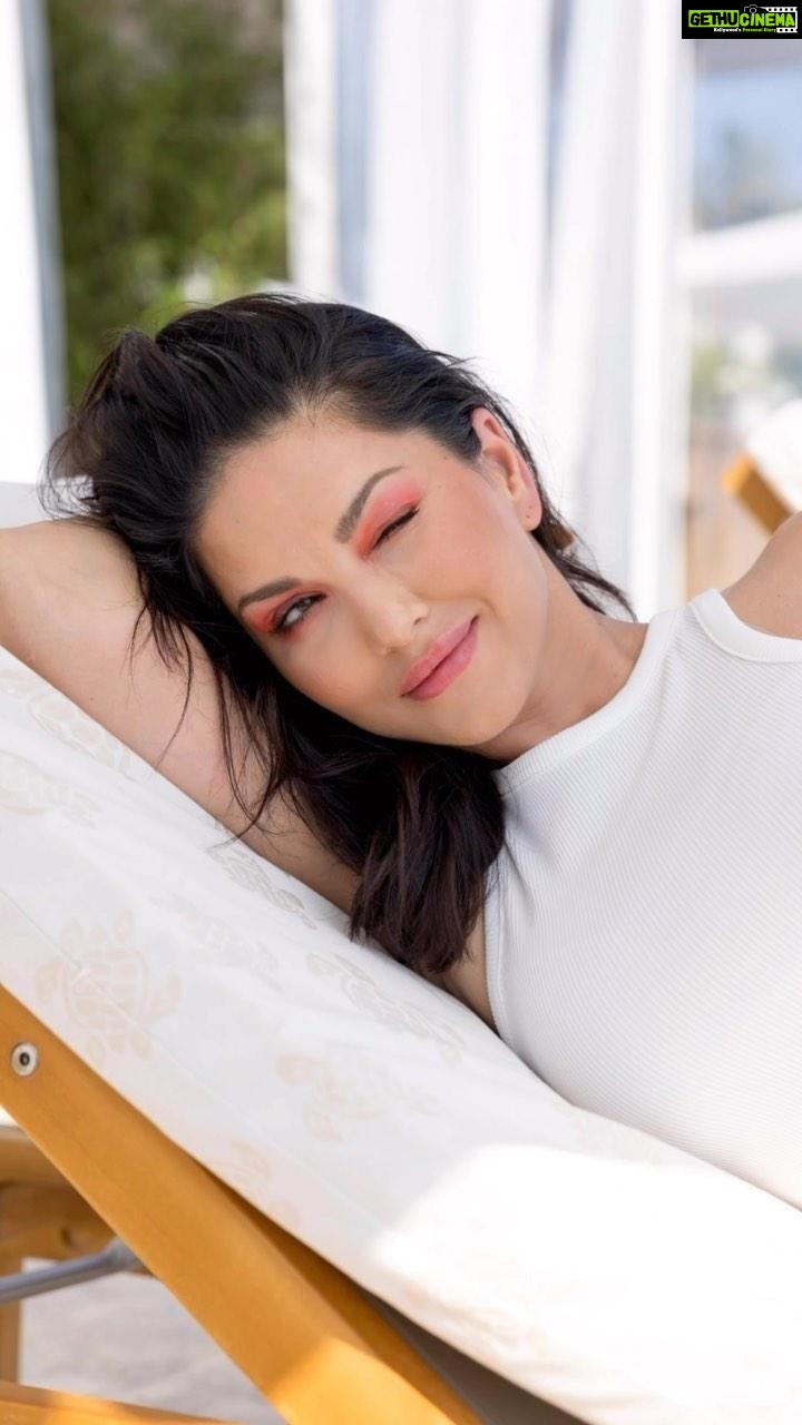 Sunny Leone Instagram - Just hanging out in the South of France!