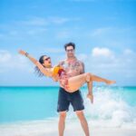 Sunny Leone Instagram - Feels like Love Island 😍,My new streaming addiction 🙈 . . #SunnyLeone #beach #bikini #maldives #vacay #letsgoback Brennia Kottefaru