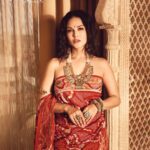 Sunny Leone Instagram - ❤️‍🔥 . . . Published by @tmmindia CEO & Publisher @faraz0511 Creative Director @poojagupta9528 @spectrumstyleswork Photographer @visualaffairs_va Styling @poojagupta9528 @spectrumstyleswork @hitendrakapopara Make up by @scottf_beauty Hair by @jeetihairtstylist Saree @bandhanitraditionbyahasan Jewellery @kundanjewellers.official Artist reputation management @media.raindrop Assistant Stylist @rixyajain @tanyakalraa Intern @purvibhatia04 Location Partner @novotel_juhu . . #SunnyLeone #red #wedding #weddingdress #outfits Mumbai, Maharashtra