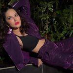 Sunny Leone Instagram – Love purple! 

Outfit by @pinkporcupines
Jewellery by @zevarking
Styled by @hitendrakapopara
Style Team @tanyakalraaa @sarinabudathoki
Hmu @scottf_beauty @jeetihairtstylist