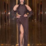 Sunny Leone Instagram - Awards night! Outfit by @nirmooha Earrings by @goldenwindow Rings by @esmecrystals @ascend.rohank Styled by @hitendrakapopara Style team @tanyakalraaa Hmu @scottfbeauty @jeetihairtstylist