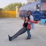 Sunny Leone Instagram - Things we do in between shoots!! 😂 @jeetihairtstylist Mumbai, Maharashtra