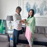 Sunny Leone Instagram - What a lovely day! Happy Raksha Bandhan everyone! @dirrty99 @hitendrakapopara @unaiza_yusuf @unaiza_yusuf @aaisha_911 @caleebh @anishadixit @sunnyrajani @jeetihairtstylist Nisha, Asher & Noah