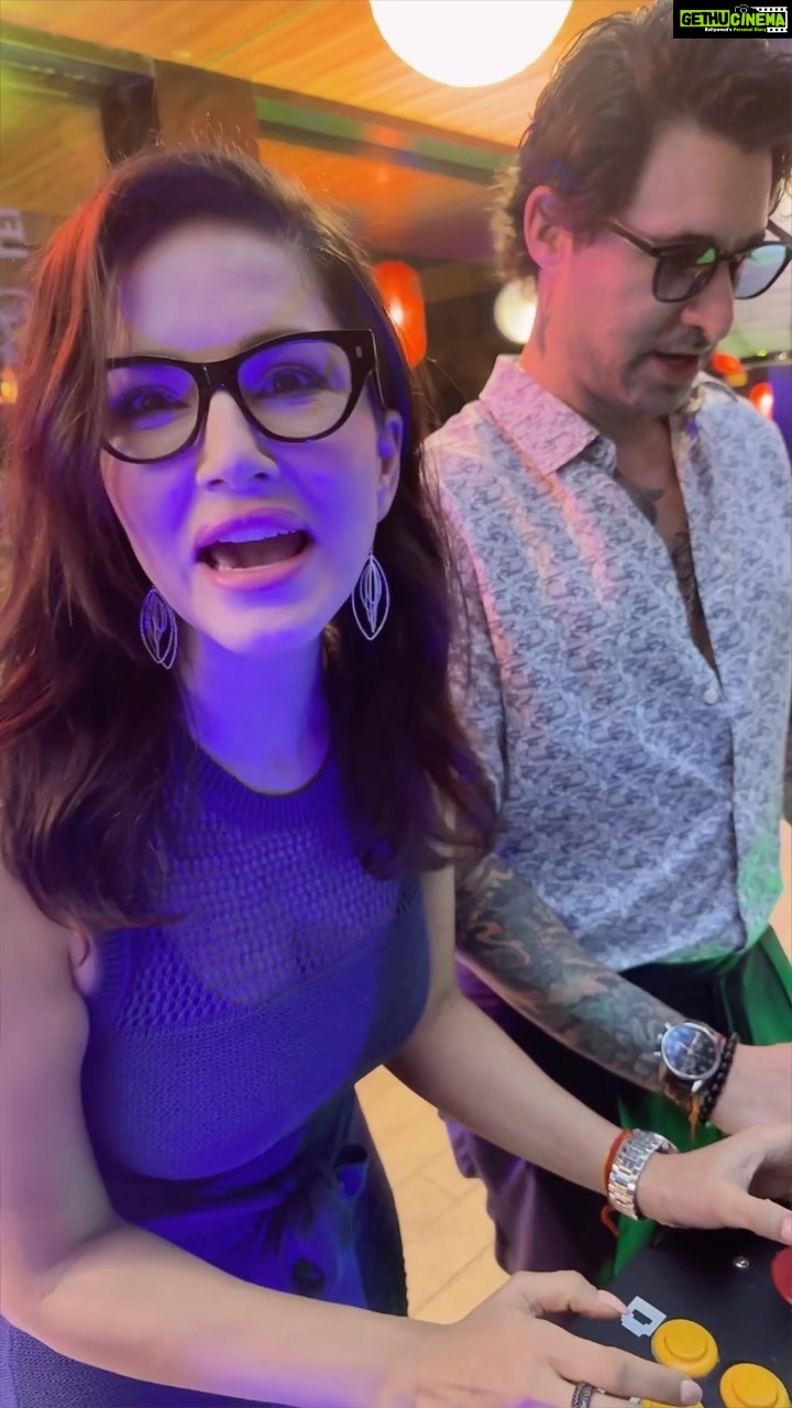 Sunny Leone Instagram - Playing video games with @dirrty99 we both are not very good. Lol @cosmoindia