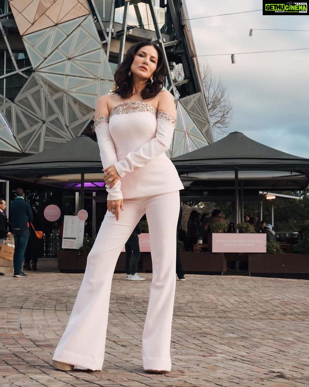 Sunny Leone Instagram - Melbourne masterclass at @iffmelbourne Outfit: @safiyaa_official Jewels: @karishma.joolry @dripproject.co Styled by: @spacemuffin27 Styling team: @harshitasamdariya @abhimanyudessai @aashjain_ Styling Intern: @nishthaaagarwal Hair/make up & photography by @tomasmoucka