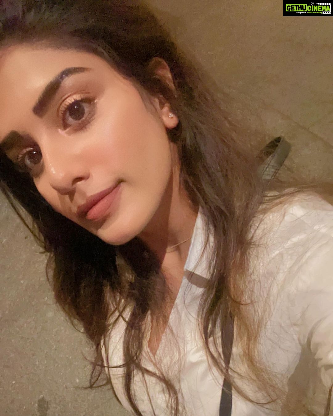 Supritha Instagram - Manasu palike basha prema Mounamadige badhulu prema Maranamaina thodu prema Manaki jarige maya prema ❤️