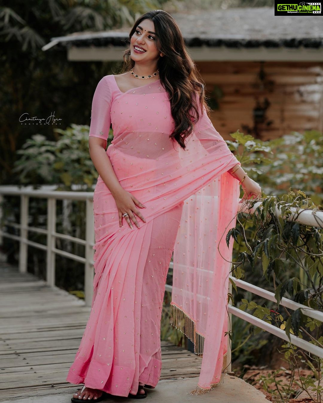 Supritha Instagram - Inbox us to book your session with chaitanyahyra photography call: 9490409450 Inframe: @_supritha_9 Designer: @elegant_threads_by_salma MUA: @panduchalapati Jewellery: @yuvi_collections Location: @aranyaresortbymrugavani #supritha #supritanaidu #surekavani #surekasupritha #wedding #weddingdress #weddinganniversary #teluguwedding #teluguweddingphotography #teluguweddingjewellery #southindianwedding #hyderabadmodels