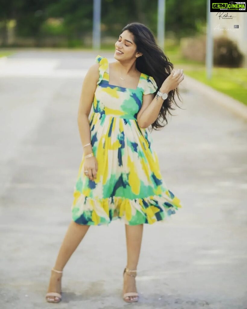 Supritha Instagram - L A I L A 💛 . . DM FOR DETAILS❤ INFRAME:@_supritha_9 SHOT BY: @they_call_me_keshu . . #abhikhya#designer#designerwear#indowestern#longfrocks#casualoutfit #fashionstyle #fashion #women#dress#hyderabad#lemonyellow#boutiqueshopping #boutique#floraldress#neveroutofstyle😎