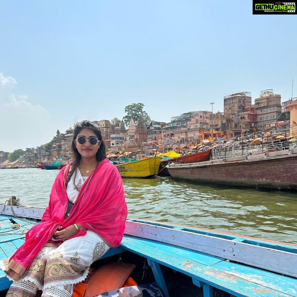 Supritha Instagram - Na jeevitam lo ne best experience ❤️🧿 Varanasi, India