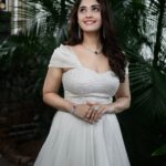 Surabhi Instagram - Lost in an enchanting fairytale 🧚‍♀️ Outfit @designerkavitaagarwal 🤍✨️ Styled @impriyankasahajananda ✨️ Accessories @kushalsfashionjewellery ✨️ Makeup @glitteraisestudio ✨️ Hair @nagukasu ✨️ 📸 @verendar_photography ✨️ : : : : : : : #styledbypriyankasahajannanda