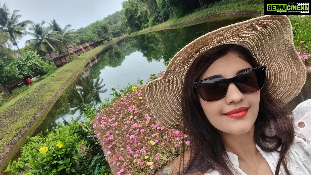 Surabhi Instagram - In this blissful paradise #Gokarna🌼💗🌸