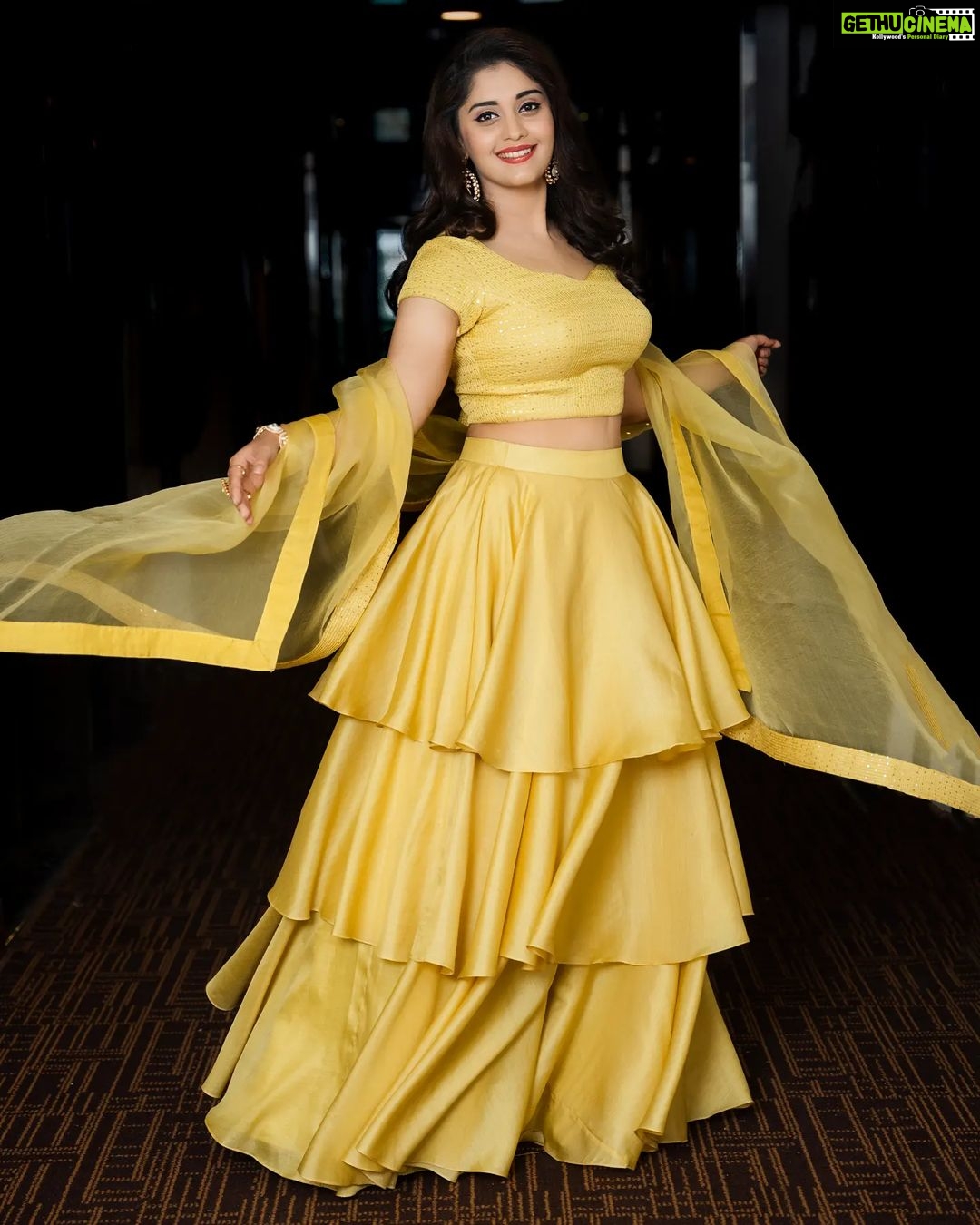 Surabhi Instagram - Feeling like a 🌻 in this outfit by @designerkavitaagarwal ✨️ Styled by @impriyankasahajananda ✨️ Makeup @glitteraisestudio ✨️ Hair @seena_hair143 ✨️ Jewlry @kushalsfashionjewellery ✨️ Captured @srujanluckyphotography ✨️