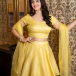 Surabhi Instagram - In Hyderabad 💛 for the Press meet of #DDreturnsBhutalaBangala ✨️ #BhutalaBangala on August 18th Styled by @impriyankasahajananda ✨️ Outfit @designerkavitaagarwal ✨️ Makeup @glitteraisestudio ✨️ Hair @seena_hair143 Jewlry @kushalsfashionjewellery ✨️ Captured @srujanluckyphotography ✨️ #styledbypriyankasahajananda