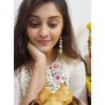 Surabhi Instagram - Ganpati Bappa Morya 🙏🏻🏵 It's that time of the year when modaks steal the show ✨️😄 Wishing you all a very Happy Ganesh Chaturthi 🙏🏻