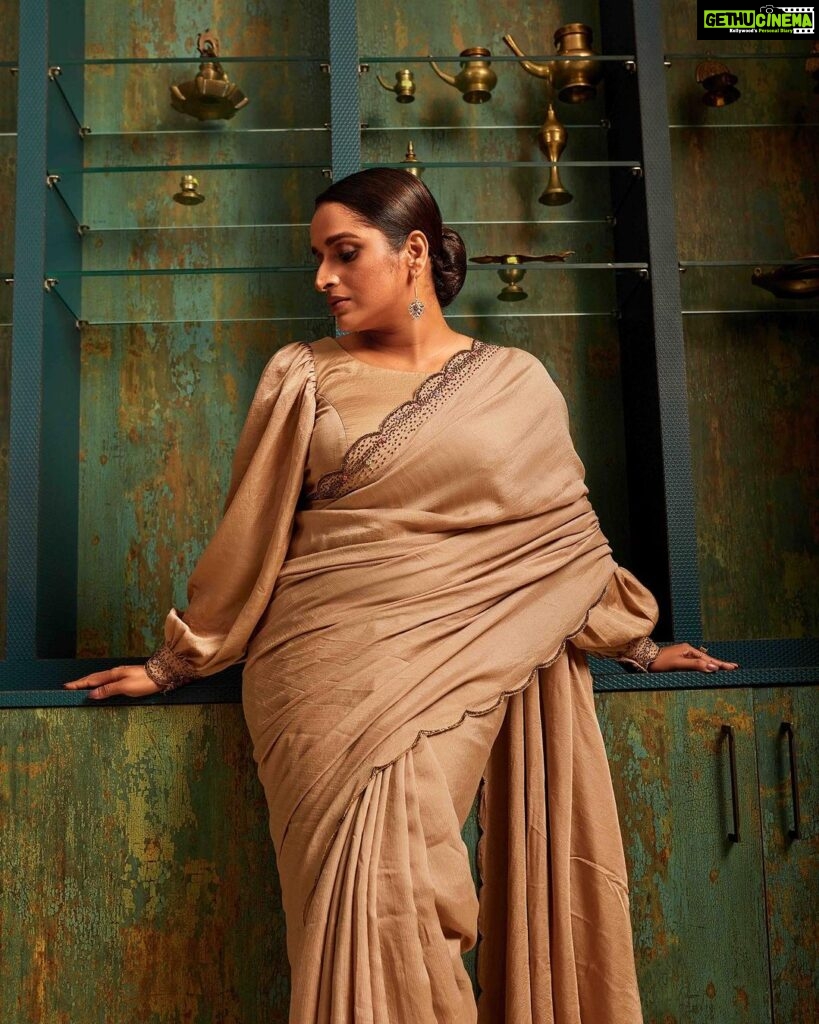 Surabhi Lakshmi Instagram - Time for some Beige! Photography - @arun_payyadimeethal Wardrobe - @alankaraboutique HMUA - @amal_ajithkumar Location _ @valluvanad_residency_ camera team: @rahul_.thuvassery_