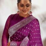 Surabhi Lakshmi Instagram – Asai asai💜💜

#dance #celebrity #makeupartist #nudemakeup #saree #saridance #happydance #friendship