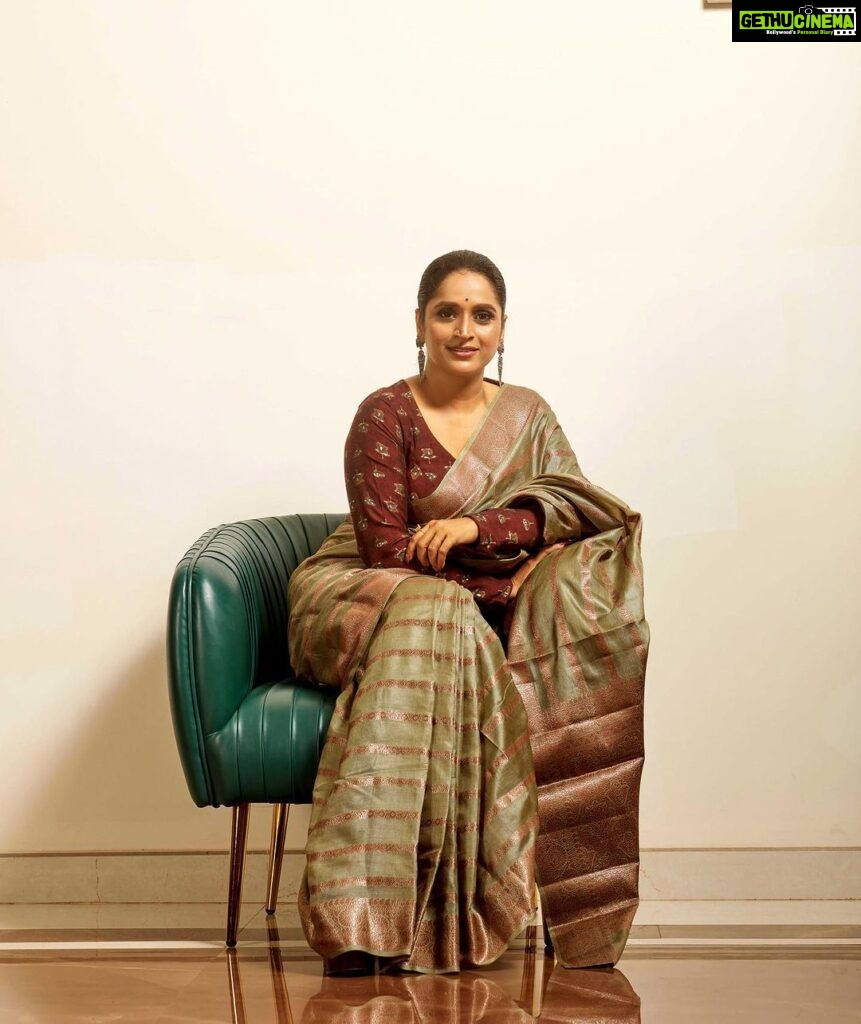 Surabhi Lakshmi Instagram - SAREE ....A timeless piece of Imagination 🤎🧿 Photography @arun_payyadimeethal MUH @amal_ajithkumar Wardrobe @silk_mandir blouse design @celebrate_clothes_n_crafts location @valluvanad_residency_ ❤️ team @rahul_.thuvassery_ #keralagram #keralasaree #keralasareestyling #blousedesigns #blousepatterns #malayalam #saree #sareelove