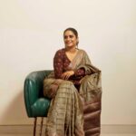 Surabhi Lakshmi Instagram - SAREE ....A timeless piece of Imagination 🤎🧿 Photography @arun_payyadimeethal MUH @amal_ajithkumar Wardrobe @silk_mandir blouse design @celebrate_clothes_n_crafts location @valluvanad_residency_ ❤️ team @rahul_.thuvassery_ #keralagram #keralasaree #keralasareestyling #blousedesigns #blousepatterns #malayalam #saree #sareelove