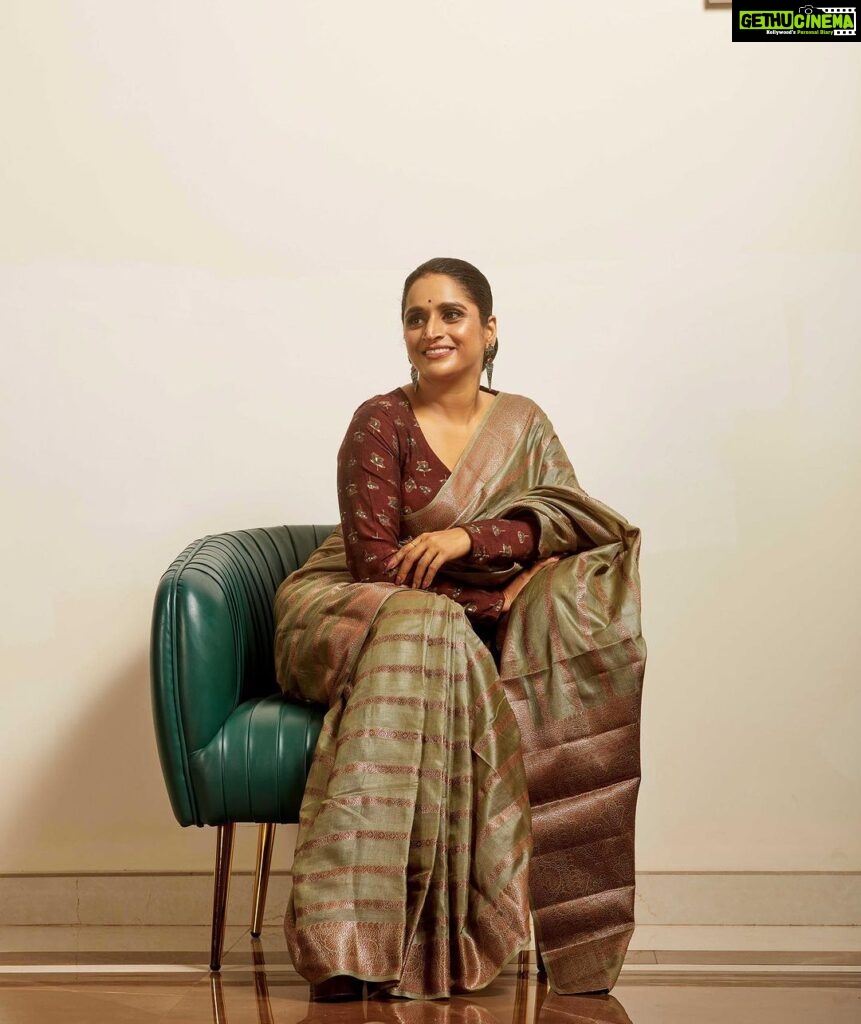 Surabhi Lakshmi Instagram - SAREE ....A timeless piece of Imagination 🤎🧿 Photography @arun_payyadimeethal MUH @amal_ajithkumar Wardrobe @silk_mandir blouse design @celebrate_clothes_n_crafts location @valluvanad_residency_ ❤️ team @rahul_.thuvassery_ #keralagram #keralasaree #keralasareestyling #blousedesigns #blousepatterns #malayalam #saree #sareelove