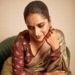 Surabhi Lakshmi Instagram - SAREE ....A timeless piece of Imagination 🤎🧿 Photography @arun_payyadimeethal MUH @amal_ajithkumar Wardrobe @silk_mandir blouse design @celebrate_clothes_n_crafts location @valluvanad_residency_ ❤️ team @rahul_.thuvassery_ #keralagram #keralasaree #keralasareestyling #blousedesigns #blousepatterns #malayalam #saree #sareelove