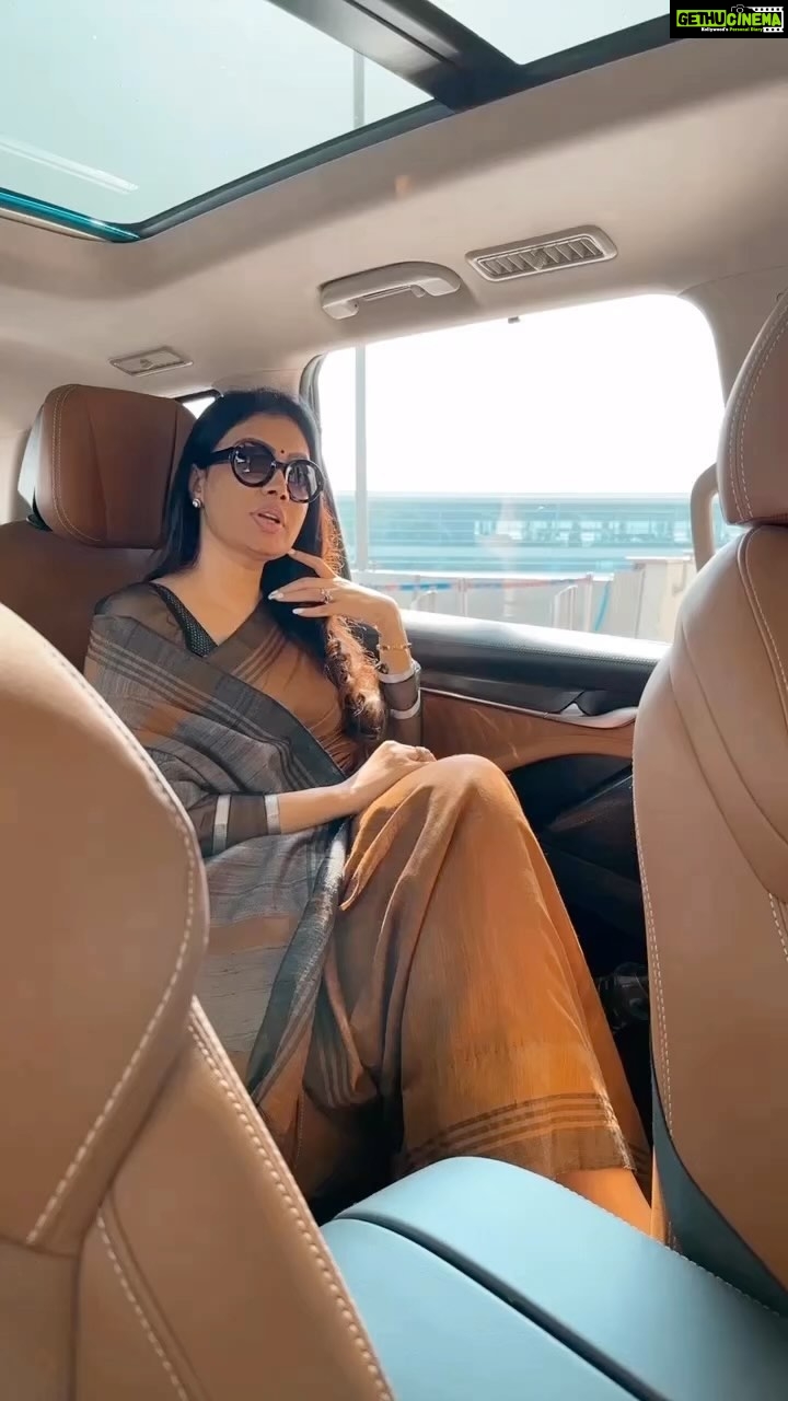 Surabhi Prabhu Instagram - A saree is not just an attire, it’s an emotion. Wear a saree and make heads turn. Saree - six yards of pure sophistication 💕 . . . #surabhiprabhu #saarilover #sari #saare #sunkissed #tollywoodactress #surabhiprabhu #yachting #sealife #hindiquotes #waterbaby #californialove #bollywoodhot #voompla #pinkvilla #bollywoodcinema #हिंदी #bollywoodmovies #supermodel #modeldiaries #thekapilsharmashow #travelgram #travelphotography #travelblogger #koffeewithkaran #bollywoodactoractress #bollywoodactress #surabhi Delhi Airport