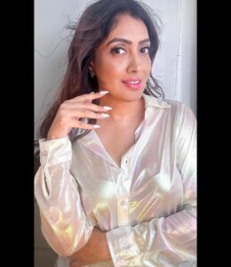 Surabhi Prabhu Instagram - Next time when you look at her .. REMEMBER you're looking at someone who had the guts to believe in her own fairy tale ❤️ 
.
.
.
Stick-on Nails - @nakhaparvati 
.
.

#mumbai #mumbaikar #unity44 #voompla #pinkvilla #bollywoodcinema #हिंदी #bollywoodmovies #supermodel #modeldiaries #dolcegabbana  #travelblogger #saibaba #jaishreeram #bollywoodactoractress #bollywoodactress #surabhi #juicycouture 
#vulnerable #tollywoodactress #surabhiprabhu #narcissism #worthit #dreamgirl #hindiquotes #mumbaiblogger #indianwear #indiangirl #potd #barbie