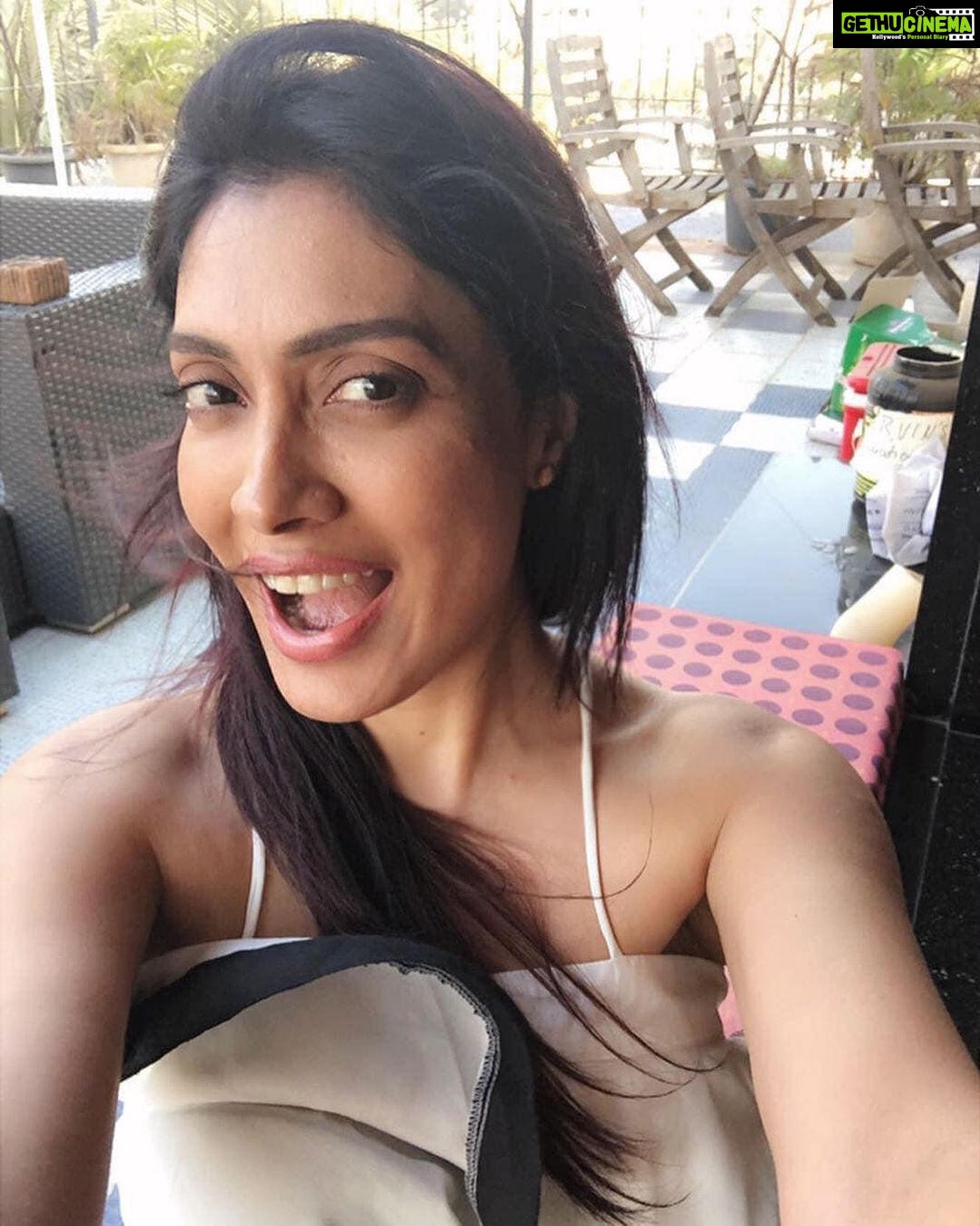 Surabhi Prabhu Instagram - At this point if I get picked up by aliens … I'm just gonna go ahead and consider it a rescue mission instead of an abduction. 😅😅 . . . . . #fairytale #tollywoodactress #surabhiprabhu #aliens #worthit #dreamgirl #hindiquotes #mumbaiblogger #illuminaticonfirmed #aliens #californiagirl #californialiving #unity44 #bollywoodhot #voompla #pinkvilla #bollywoodcinema #हिंदी #bollywoodmovies #supermodel #modeldiaries #singlegirl #alienlife #travelphotography #travelblogger #alienabduction #bollywoodactoractress #bollywoodactress #surabhi Mumbai, Maharashtra