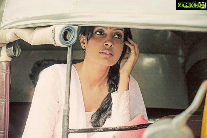 Surabhi Prabhu Instagram - Rich are born with the opportunity they can waste. Vs MIDDLE CLASS GIRLS don't need motivational quotes. Their FINANCIAL CONDITION gives them enough motivation to achieve their goals. Everyone has a “Now or Never Moment “ in their life.. what was your’s ? . . 📸- @rohangandotraphotographer #middleclasslife #tollywoodactress #surabhiprabhu #positivequotes #desigirl #dreamgirl #hindiquotes #rohangandotra #rohangandotraphotographer #goalgetter #desifashion #thesecret #autorickshaw #unity44 #bollywoodhot #voompla #pinkvilla #bollywoodcinema #हिंदी #bollywoodmovies #desimemes #modeldiaries #indiangirls #indiangirl #travelphotography #desilook #workingwomen #bollywoodactoractress #bollywoodactress #surabhi Mumbai, Maharashtra