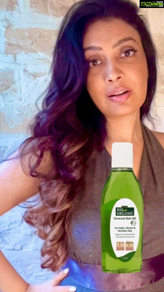 Surabhi Prabhu Instagram - Thinning hair ???? Baldness ?? Hair loss ?? Dandruff ?? Dull ,rough and frizzy hair ?? Well these are common problems… I recommend the Hair Oil I tried from @indusvalleyofficial Indus Valley Bio-Organic Growout Hair Oil is a pure and natural hair growth oil. It is made up of 11 essential and super-exotic hair care herbs that help reinforce the hair roots, while nourishing the scalp. It supports maximised hair growth and improves overall health of hair. 100% pure and natural Lightweight and non-greasy With no added chemicals like parabens and sulfates Vitamin and mineral enriched formula, repairs hair damage Unisex, suits all skin types Cruelty-free and vegan hair growth oil HOW TO USE ✅Take a few drops of Bio-Organic Growout Hair Oil on your palm. ✅Massage it gently on your scalp for 10-15 mins in small circular motions. ✅Keep it overnight, then rinse with a mild shampoo. To ensure effectiveness apply it daily for the first 8 weeks. ✅Afterwards, apply 3-4 times a week to see visible increase in volume and hair growth. BENEFITS ☘️Stimulates the hair roots for better hair growth ☘️Strengthens the hair follicles and promotes hair growth ☘️Reduces hair thinning and breakage ☘️Maximises natural shine and volume of hair ☘️Reduces dandruff, scalp itchiness and flakiness ☘️Reduces split ends, frizz and dryness ☘️Restores moisture giving bounce and silkiness to hair #indusvalleyofficial #indusvalleyorganicbeauty #madeinindia #indusvalley #indusvalleyoil #hairoilsforgrowth #regrowth #hairvideo #hairtransformation #hairtreatment #unity44 #gujjuunity44 #mumbaiblogger #indianblogger #mumbaiinfluencer #indianinfluencer #haircare #longhairdontcare #naturalhaircare #messyhairdontcare #haircareproducts #haircaretips #haircareroutine #healthyhaircare #organichaircare #surabhiprabhu #surabhi #hairthinning #hairthinningsolution #hairregrowth @romeersen Start adding to your cart in Nykaa Link - https://bit.ly/3RZwSbj