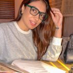 Surabhi Prabhu Instagram - How’s your Sunday ?? Did you count your blessings today ?? Remember, blessings can be found in the simplest things, and it's up to you to recognize and appreciate them. So take a moment, count your blessings, and let #gratitude fill your heart. . . . Ps - not my glasses 👓 n not my glass 🥃 .. borrowed just for the picture . . . . . . . . . #tollywoodactress #surabhiprabhu #losangeleslife #pune #hindiquotes #greyhoodie #mumbai #mumbaikar #mumbaidiaries #mumbaifashion #bollywoodhot #voompla #pinkvilla #bollywoodcinema #हिंदी #bollywoodmovies #catlover #persiancat #thekapilsharmashow #catlife #mumbaifoodie #travelblogger #koffeewithkaran #bollywoodactoractress #bollywoodactress #surabhi #sundayvibes #redwine #redwinelover Juliette Ristorante