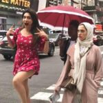 Surabhi Prabhu Instagram - #newyork WTF 😬 What do you think she’s thinking?? . I always love to capture expressions of the strangers when I am shooting 🤣🤣 looks like, I scared her 🤪 . . . . #supermodel #travelphotography #travelblogger #modeldiaries #timessquare #travelgram #voompla #pinkvilla #bollywoodcinema #हिंदी #bollywoodmovies #koffeewithkaran #bollywoodactoractress #nupursharma #thekapilsharmashow #bollywoodactress #surabhi #newyorkcity #tollywoodactress #surabhiprabhu #nyc #hindiquotes #newyorker #newyorkstreetstyle #newyorkstreets #californialiving #newyork_instagram #bollywoodhotness #newyork_ig Times Square, New York City