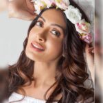 Surabhi Prabhu Instagram – Hold your “CROWN” 👑 
.
.
I’m not negotiating my value with anyone…I’m worth it darlin, been worth it..will forever be worth it ☑️

.
.
 📸- @sangeetkaushikphotography 
Mua – @abhaysinhamua 
.
.

.

#holdyourbreath #tollywoodactress #surabhiprabhu #losangeleslife #worthit #christianbride #hindiquotes #tiara #flowertiara 
 #californiaadventure #californialove #californiagirl #californialiving #unity44 #bollywoodhot #voompla #pinkvilla #bollywoodcinema #हिंदी #bollywoodmovies #supermodel #modeldiaries #thekapilsharmashow #travelgram #travelphotography  #travelblogger #koffeewithkaran #bollywoodactoractress #bollywoodactress #surabhi Mumbai, Maharashtra