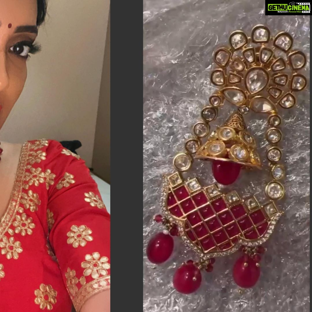 Surabhi Prabhu Instagram - Beauty is who you are .. jewellery is simply the icing on the cake ♥️ . . And when the jewellery is from @hardikjewellers you can’t stop looking at yourself 💕 . . . I received this amazing real KUNDAN earrings from Hardik jewellers @hardikjewellers .. I am totally mesmerised 🥰🥰😍😍awestruck😍😍 by the quality and their designs. . . . #kundanjewellery #kundannecklace #kundanearrings #kundanearring #surabhiprabhu #surabhi #weddingjewellery #wouldbebride #indianwedding #royalwedding #rajasthanijewellery #royalbride #indianmodel #traditionaljewellery #realkundan . #indianoutfit #saree #indiansuits #bollywoodhot #bollywoodactor #bollywoodactress #tollywoodhotactress #tollywood #tollywoodactress #sari #tobemarriedsoon #tobebride #unity44 #indian #india Kota, Rajasthan