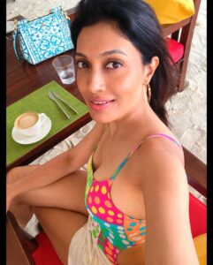 Surabhi Prabhu Instagram - Summer🌞… let’s get tanned 🌞☀️ I’m miss my tan . 
.
.
.
.

.

.

#sunkissed #tollywoodactress #surabhiprabhu #losangeleslife #pune #hindiquotes 
 #mumbaitravelblogger #mumbai #mumbaikar #mumbaidiaries #mumbaifashion #bollywoodhot #voompla #pinkvilla #bollywoodcinema #हिंदी #bollywoodmovies #supermodel #modeldiaries #thekapilsharmashow #travelgram #travelphotography  #travelblogger #koffeewithkaran #bollywoodactoractress #bollywoodactress #surabhi