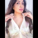 Surabhi Prabhu Instagram - 🥂💫✨"Embracing the beauty in being appreciated by strangers 💫 My flowing hair and fabulous stick-on nails by @nakhaparvati Nakha Parvati are just the icing on the cake today! 🌸✨ Isn't it intriguing how sometimes those closest to us are so busy cheering for others that they don't even notice our struggles? 🤔 They won't even lift a finger to help, yet they're the first to cheer on and aid others? 🤔 It's like they've got this endless supply of assistance for everyone else, but when it comes to you, they have nothing 🦗 But you know what's incredible? 💖 The way strangers can become your biggest champions when you least expect it! 💖✨ That's why they say beauty lies in the eyes of the beholder, and your true potential often finds its greatest fans among strangers. 🙌🌟 So, here's a big thank you to all the wonderful strangers who brighten my day with likes, comments, shares, and saves! 🙏❤️ Your support means the world to me and helps me keep my kitchen running. 🙏🏻 . . . . . . . . Nails - @nakhaparvati . . #surabhiprabhu #mumbaiblogger #strongwoman #fringes #mumbai #hindiquotes #india #redlips #tollywoodactress #californiaadventure #californialove #californiagirl #californialiving #flatirondistrict #bollywoodhot #voompla #pinkvilla #bollywoodcinema #हिंदी #bollywoodmovies #supermodel #modeldiaries #thekapilsharmashow #travelgram #travelphotography #travelblogger #bollywoodactoractress #bollywoodactress #surabhi Mumbai, Maharashtra